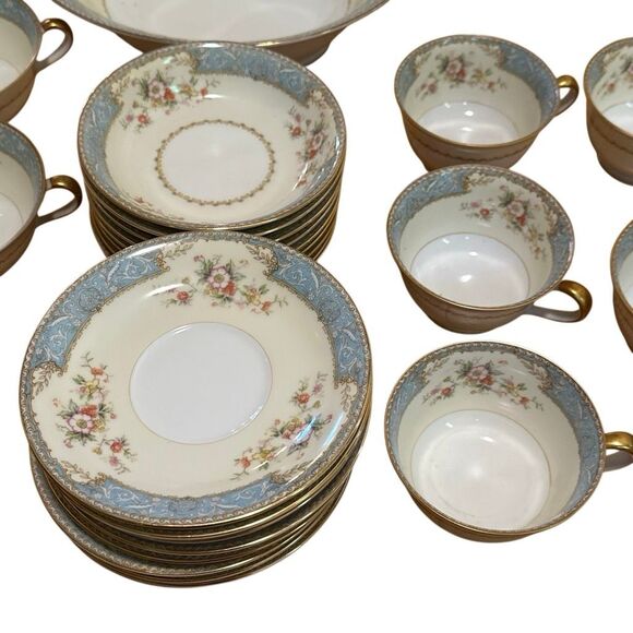 Japanese Vintage1940's 34 piece Noritake "Blue Dawn”  fine china set floral - Picture 2 of 10